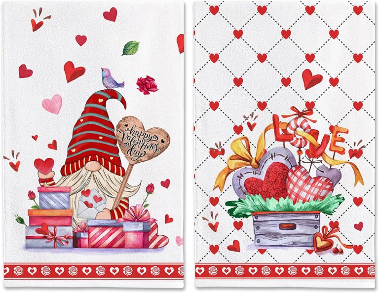 gnome valentine decor - hand towels with hearts